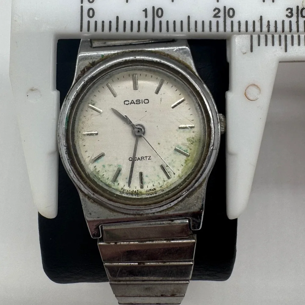 Vintage Casio LQ-347 Silver Tone Quartz Watch Stainless Steel needs bat